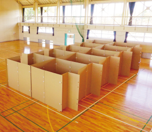 Evacuation_shelter_partition_TL,職域接種,コロナワクチン,集団接種